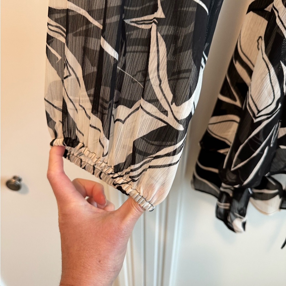 Express Monochrome Patterned Garment - image 2